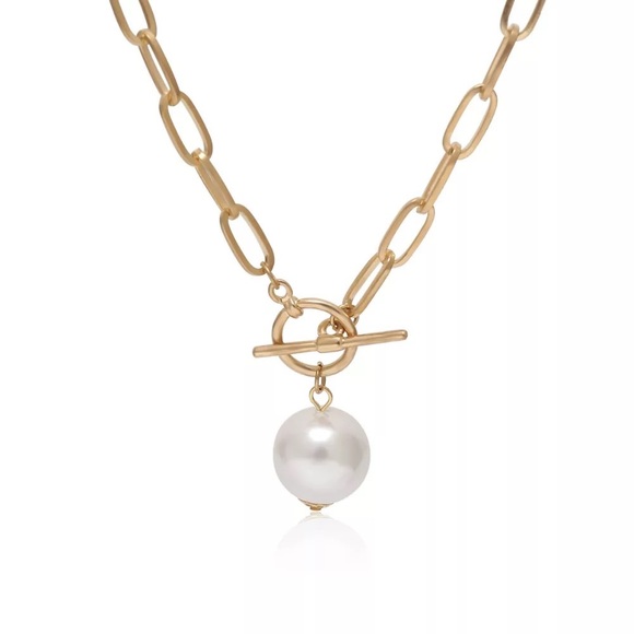 3/$30 💛 Faux Pearl Chain Necklace - Picture 5 of 7